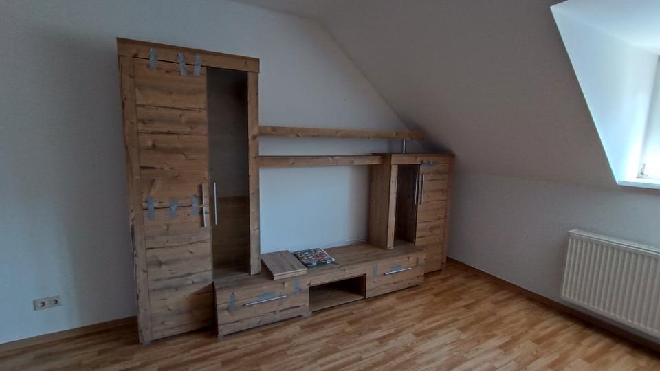 Dachgeschoßwohnung Aschersleben - 2 Zimmer, 73 m&sup2;, 402&euro; | Angebot:26253041