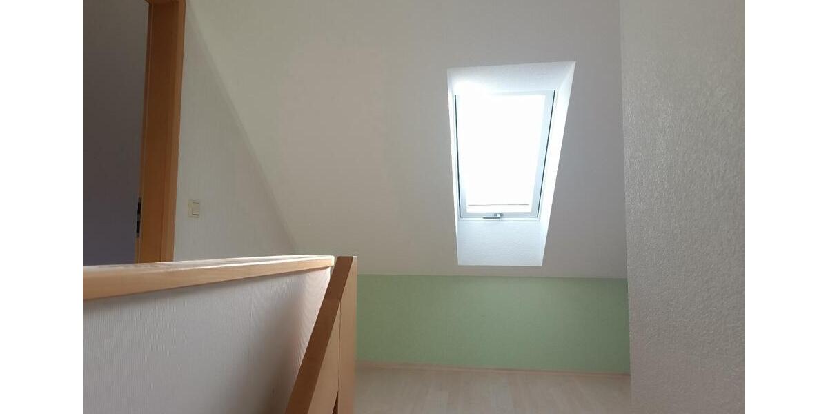 Dachgeschoßwohnung Dipperz - 3 Zimmer, 100 m&sup2;, 850&euro; | Angebot:24795641