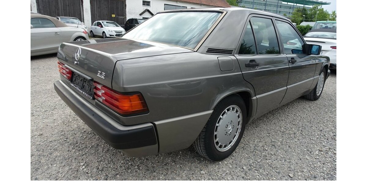 Mercedes-Benz 190 E 2.3 H-Kennz. Oldtimer eSHSD Verschl-t. neu g 212.900 km 7.950 &euro; Neumarkt/OPf 92318
