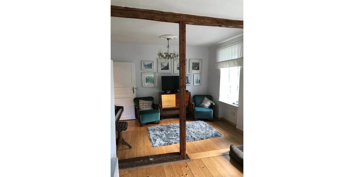 Idyllisches EFH mit großem Garten und Pool (Kauf möglich) 7 zimmer