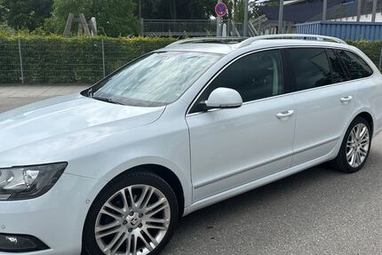 Skoda Superb 244.500 km 10.990 &euro; München 81245