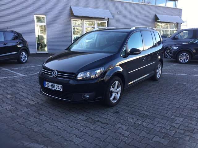 VW Touran 114.121 km 11.789 &euro; Mainz 55120