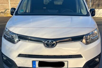 Toyota Proace City 25.800 km 17.150 &euro; Essen 45276