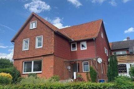 1-2 Familienhaus in dörflicher Lage mit pflegeleichtem Grundstück 8 zimmer