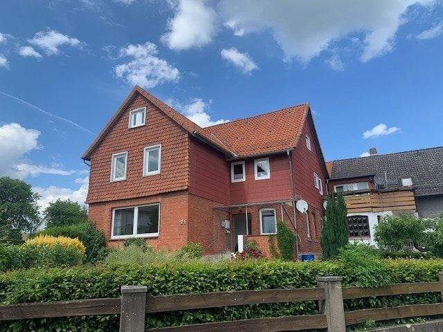 1-2 Familienhaus in dörflicher Lage mit pflegeleichtem Grundstück 8 zimmer