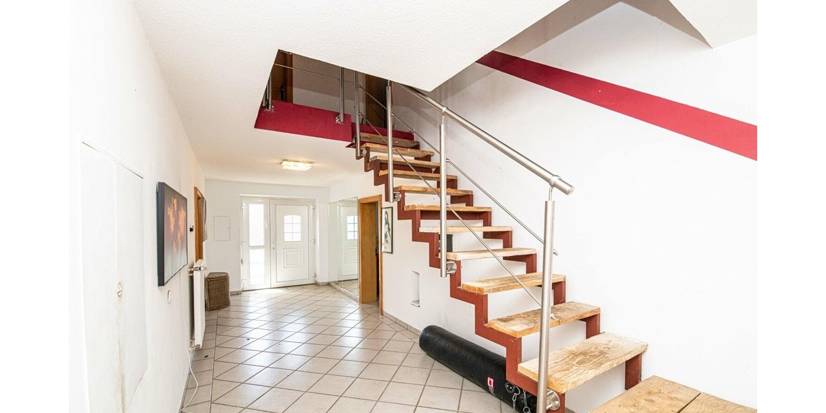 Individuelle Gestaltungsmöglichkeiten: Großzügiges Haus mit Werkstatt - Einfamilienhaus Neukirchen beim Heiligen Blut | Angebot:26557121