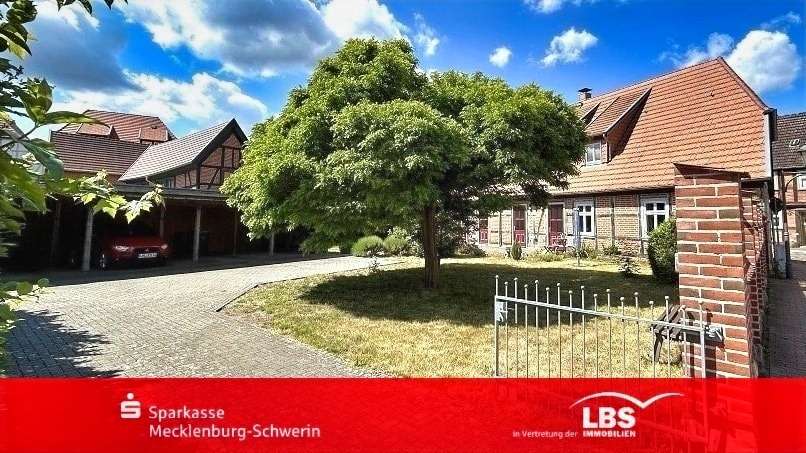 Haus zum Kaufen in Neustadt-Glewe 469.000 € 247 m² 8 zimmer