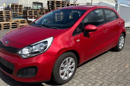 Kia Rio 198.000 km 2.999 &euro; Euskirchen 53879