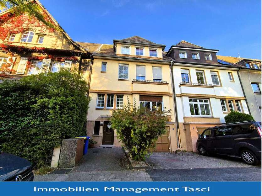 Haus zum Kaufen in Essen 335.000 € 196 m² 8 zimmer