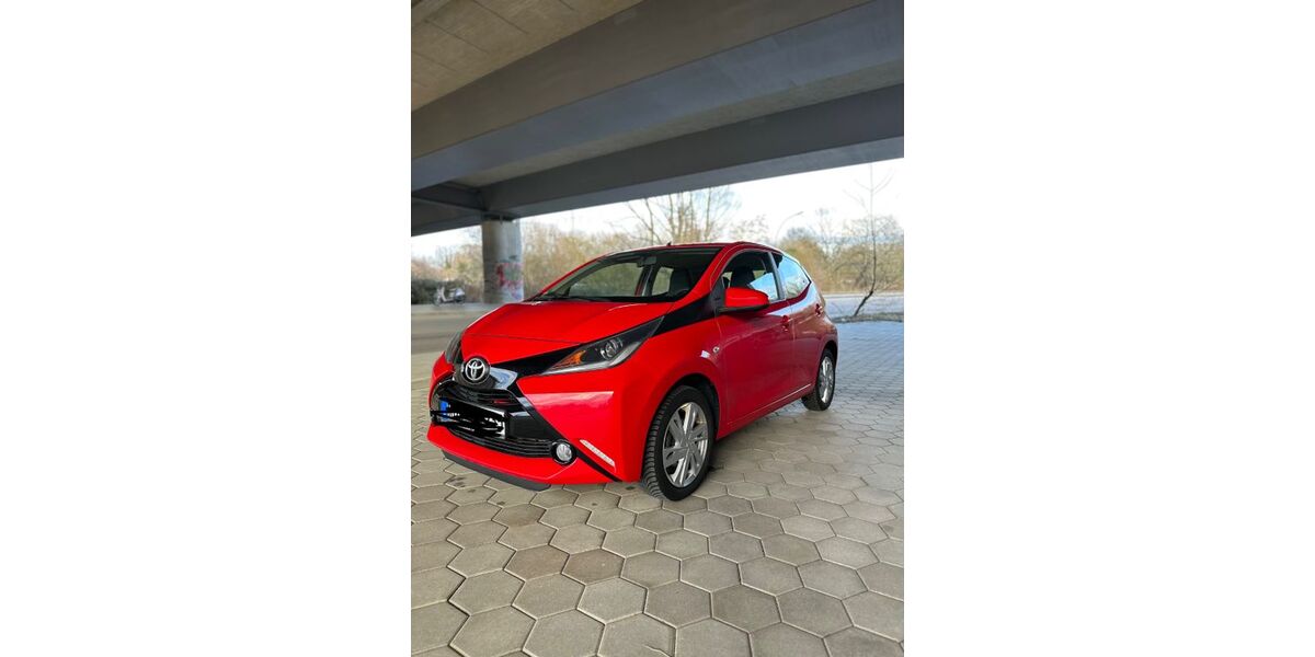 Toyota Aygo (X) 85.000 km 6.500 &euro; Hamburg 21107