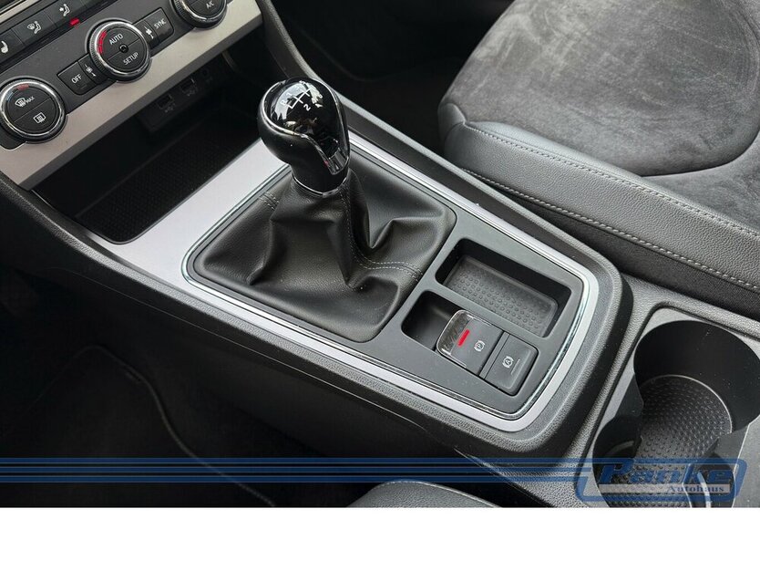 Seat Leon FR Alcantara Navi Sitzheizung SR/WR 85.720 km 11.990 € Berlin 13187