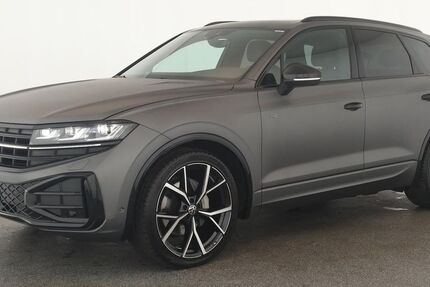 VW Touareg 6.400 km 74.684 € Neuss 41460