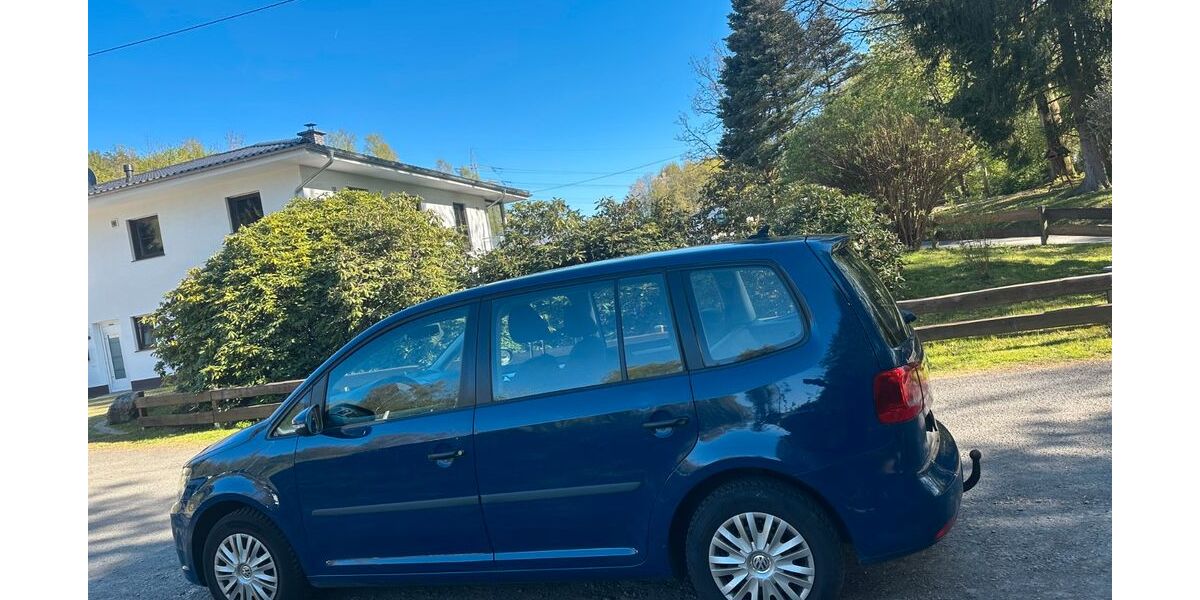 VW Touran 245.000 km 5.500 &euro; Kreuztal 57223