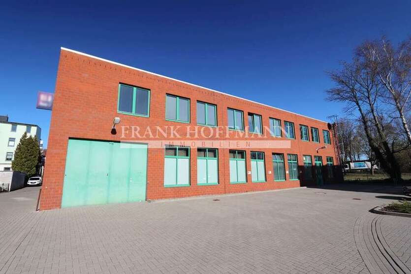 Büro in Hamburg 3.456 € 270 m²