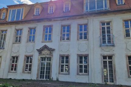 Erstbezug nach Sanierung- 5 Wohnungen im Schloss 3 zimmer