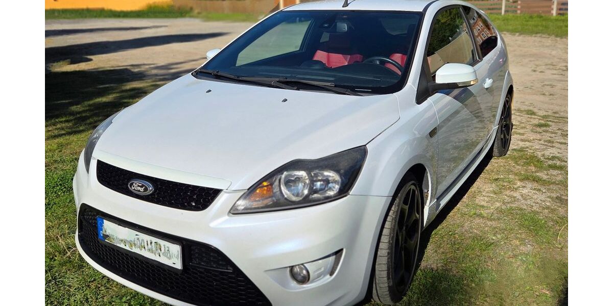 Ford Focus 179.312 km 8.300 € Annaberg-Buchholz 09456