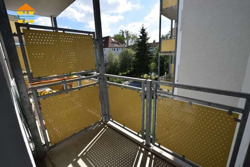 Wohnung zum Mieten in Chemnitz 245 € 37.02 m²
