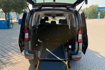 Ford Tourneo Connect 14.000 km 37.490 &euro; Passau 94036