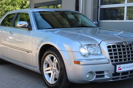 Chrysler 300C 157.000 km 9.990 &euro; Stuttgart 70329