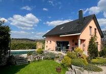 Einfamilienhaus mit Pool und Sauna zu vermieten