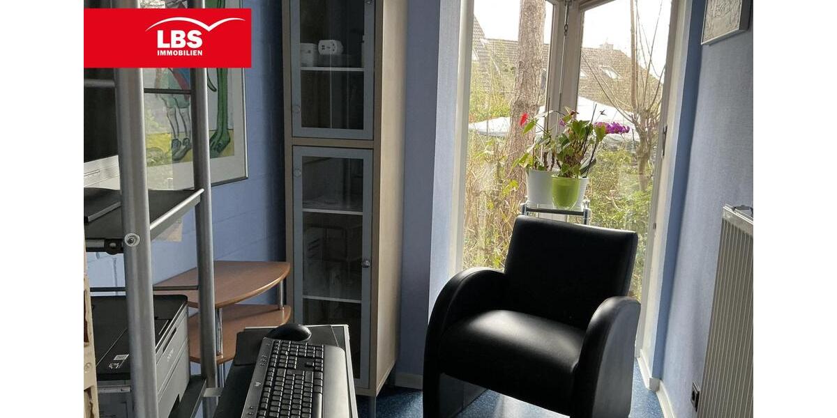 Zahnarztpraxis mit großzügiger Fläche zimmer