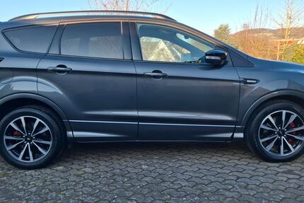 Ford Kuga 44.000 km 16.999 &euro; Vlotho 32602