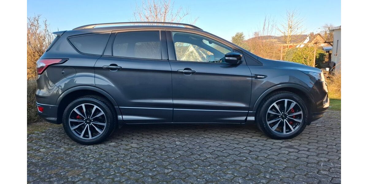 Ford Kuga 44.000 km 16.999 &euro; Vlotho 32602
