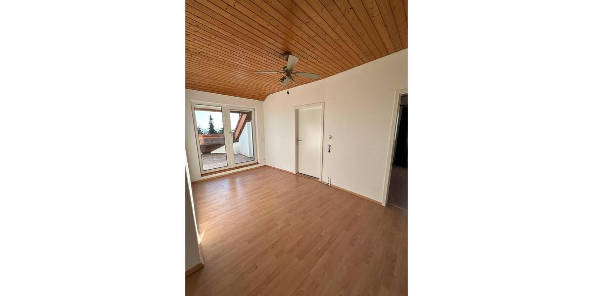 Dachgeschoßwohnung Dossenheim - 2.5 Zimmer, 55 m&sup2;, 900&euro; | Angebot:26376246