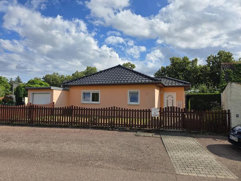 Einfamilienhaus, Grundstück, Bungalow-Stil