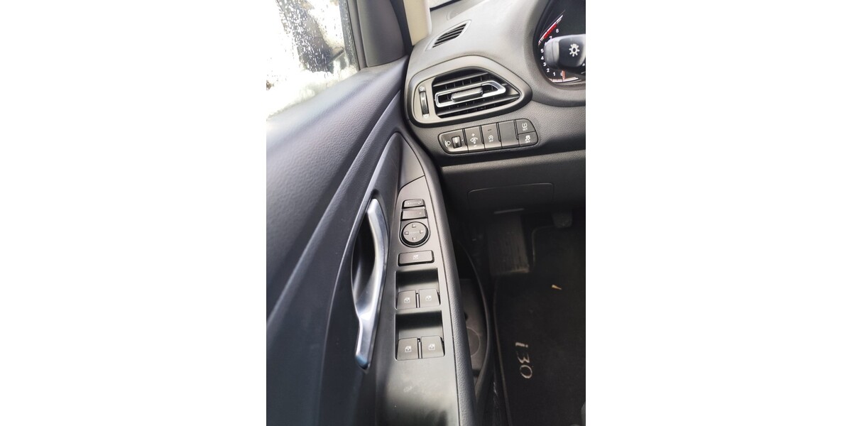 Hyundai i30 102.211 km 12.000 &euro; Butzbach 35510