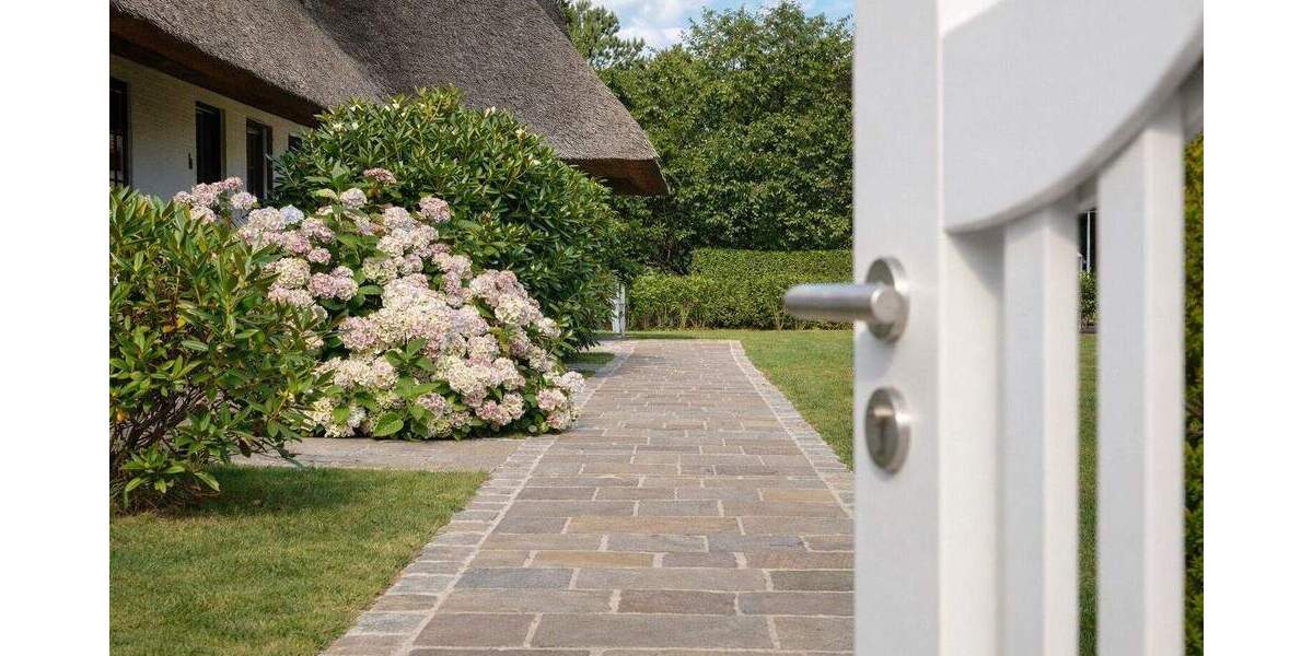 Keitum! Modernisierter Wohntraum unter Reet mit eigener Sonnenkuhle & Stellplatz (Provisionsfrei) 3 zimmer