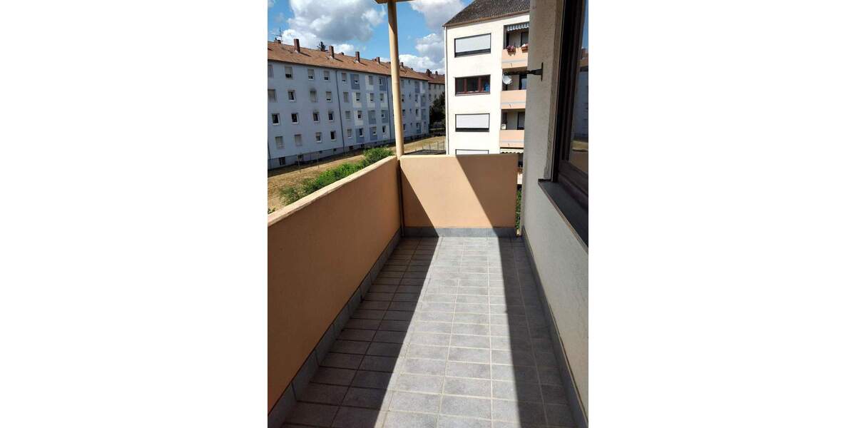 KL-Ost - 2-Zimmerwohnung mit Balkon - Für 1 Person geeignet 2 zimmer