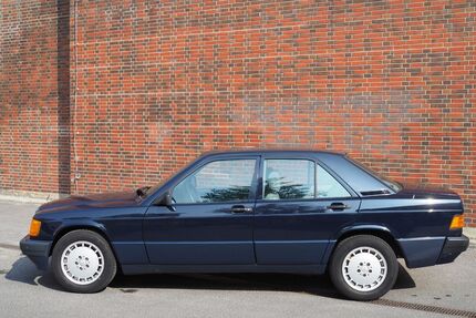 Mercedes-Benz 190 205.000 km 2.500 € Berlin 12059