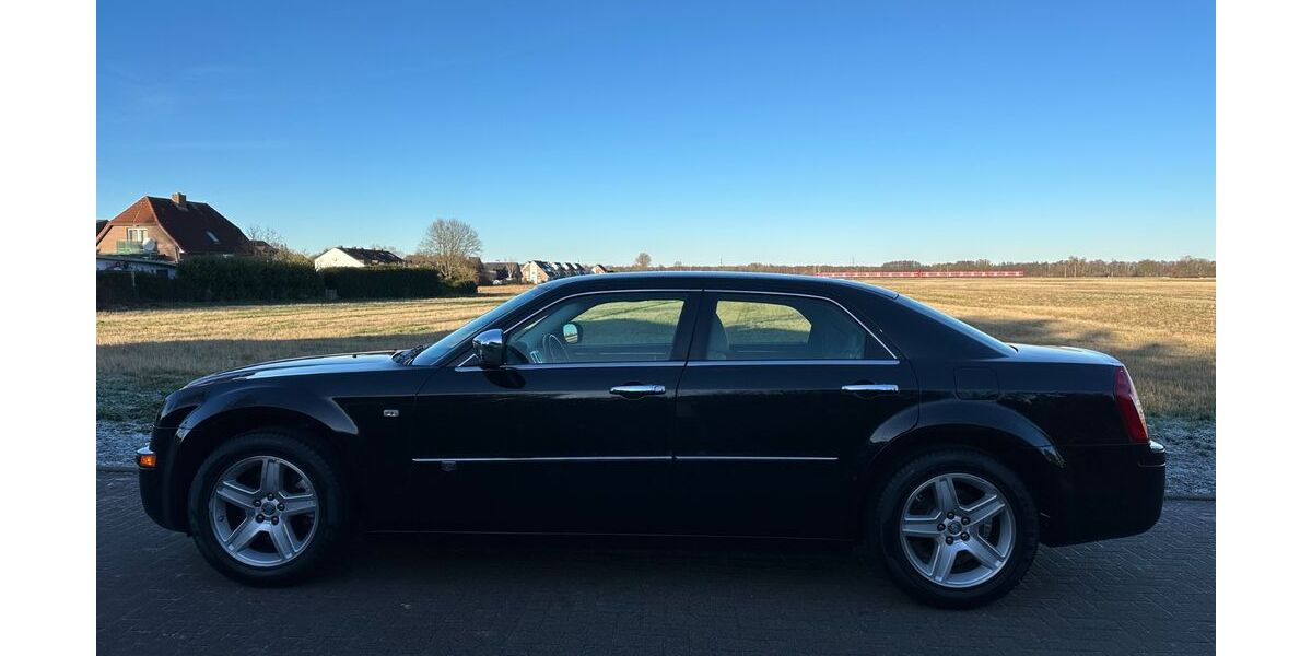 Chrysler 300C 18.150 km 15.480 &euro; Hamburg 22045