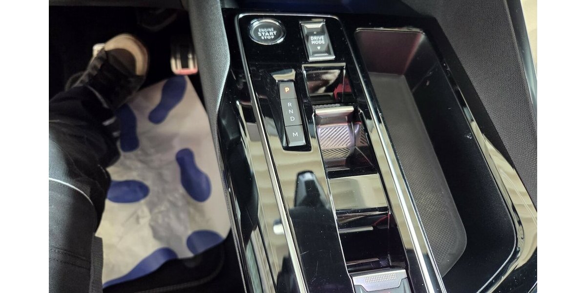 Peugeot 5008 GT 7 Sitze LED Autom. 16.678 km 24.000 &euro; Wilsdruff 01723
