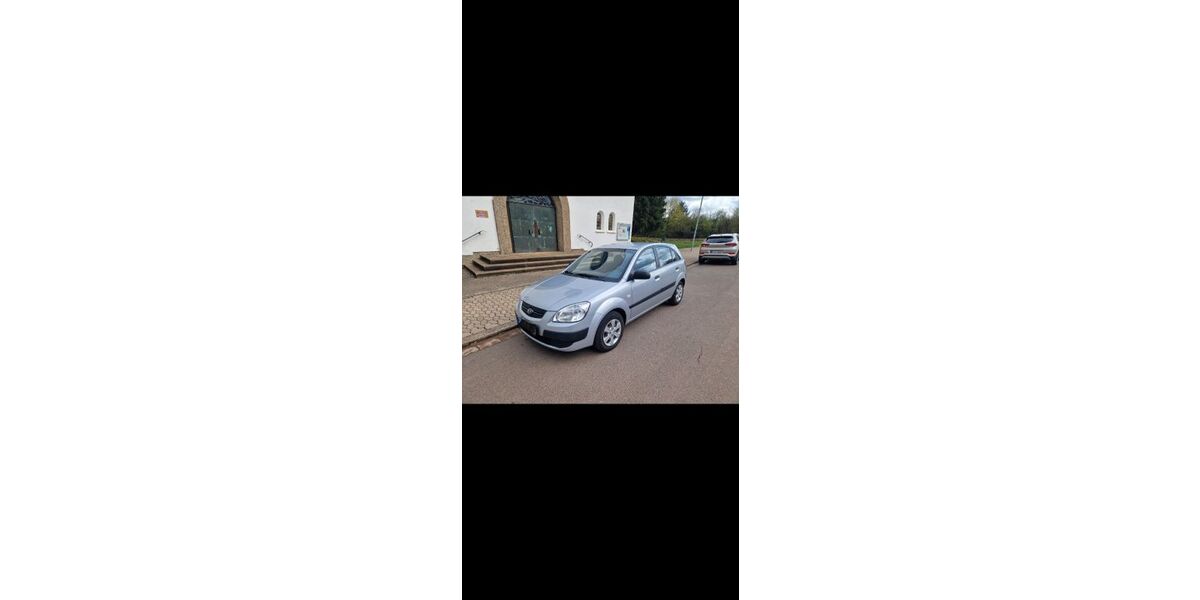 Kia Rio 177.000 km 2.500 &euro; Saarbrücken 66111
