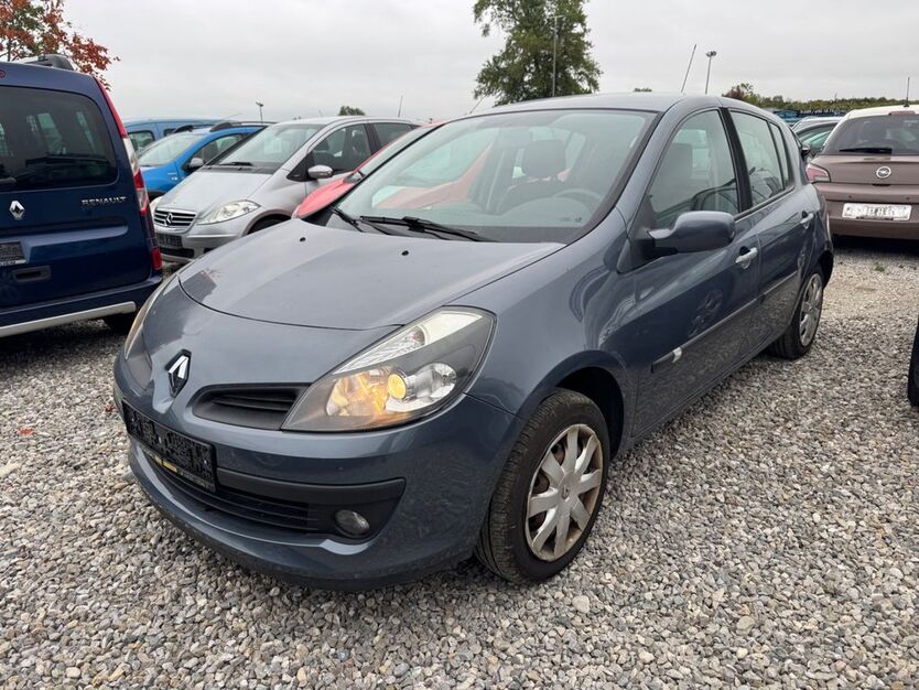 Renault Clio 204.000 km 1.200 € München 81829