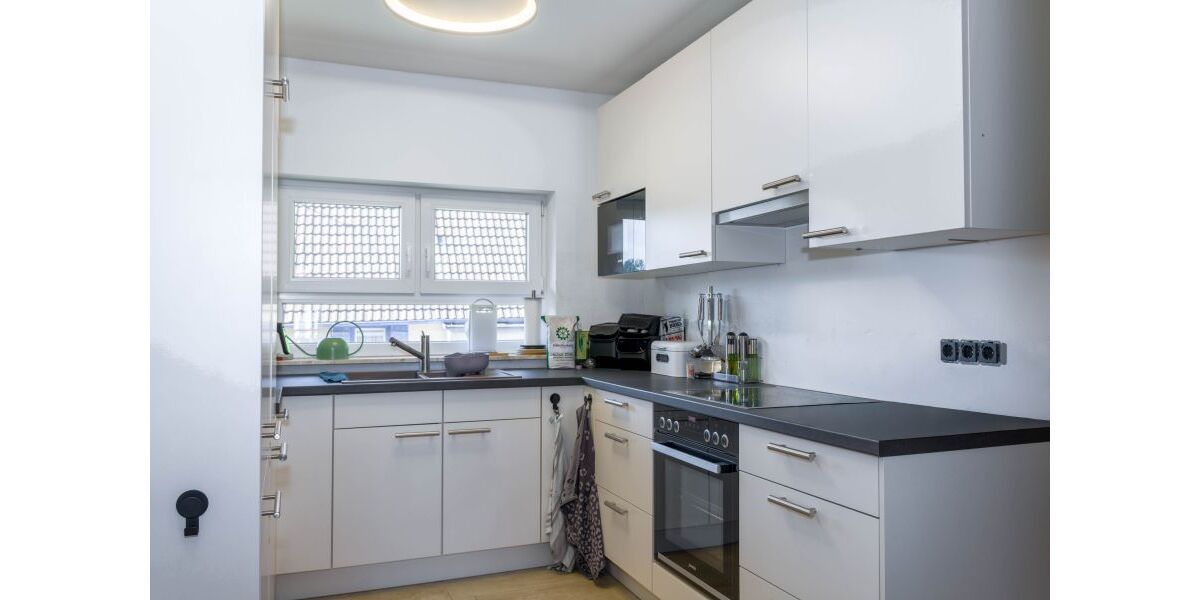 Provisionsfrei* Großzügiges Zweifamilienhaus - zwei Wohneinheiten, Terrasse, Balkon und eigene Stellplätze - Zweifamilienhaus Göppingen Faurndau | Angebot:26961593