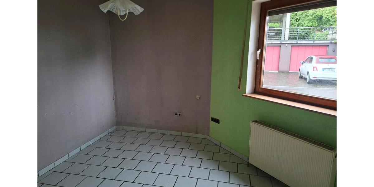 Etagenwohnung Kruft - 7 Zimmer, 180 m&sup2;, 230.000&euro; | Angebot:27157659