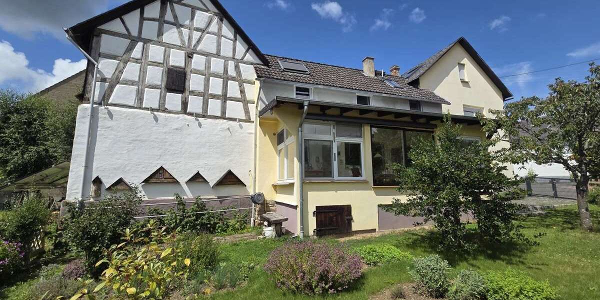 Einfamilienhaus Taunusstein - 7 Zimmer, 246 m&sup2;, 595.000&euro; | Angebot:25097699