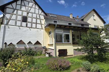 Haus Taunusstein - 7 Zimmer, 246 m&sup2;, 595.000&euro; | Angebot:25097699