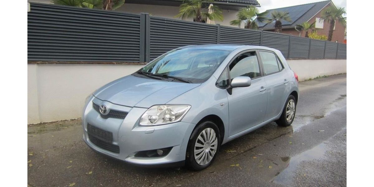 Toyota Auris 228.000 km 2.890 &euro; Öhringen-Cappel 74613