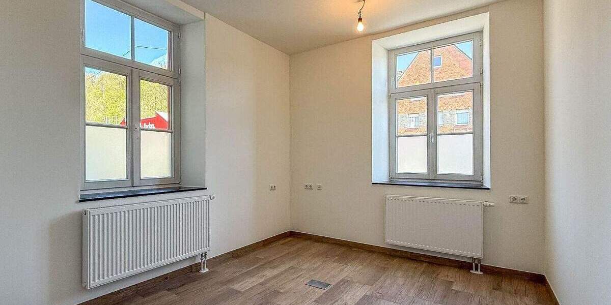 Gewerbeobjekt Overath Untereschbach - 6 Zimmer, 133 m&sup2;, 185.000&euro; | Angebot:24252029