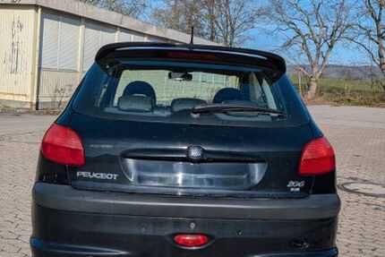 Peugeot 206 127.000 km 4.900 &euro; Bad Salzuflen 32105