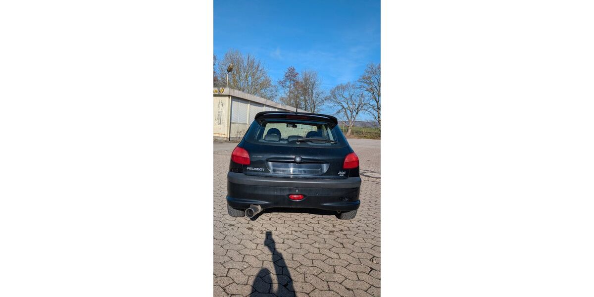 Peugeot 206 127.000 km 4.900 &euro; Bad Salzuflen 32105