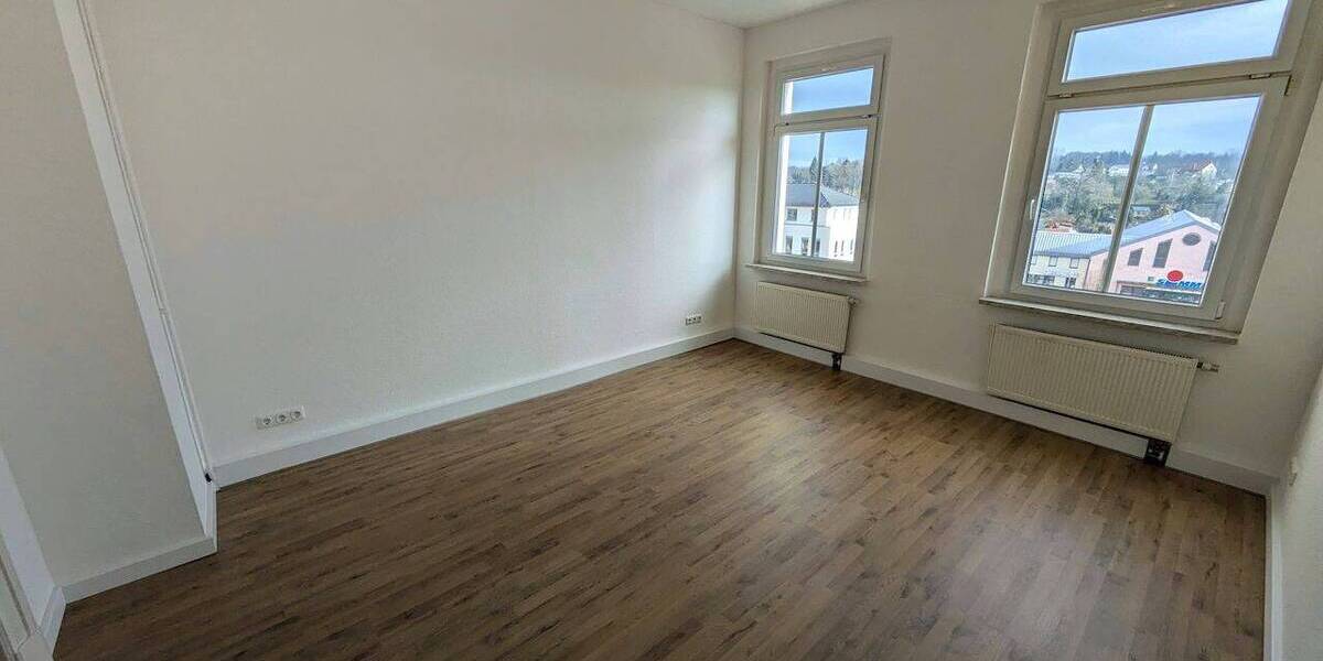 Etagenwohnung Meerane - 3 Zimmer, 85 m&sup2;, 400&euro; | Angebot:26788079