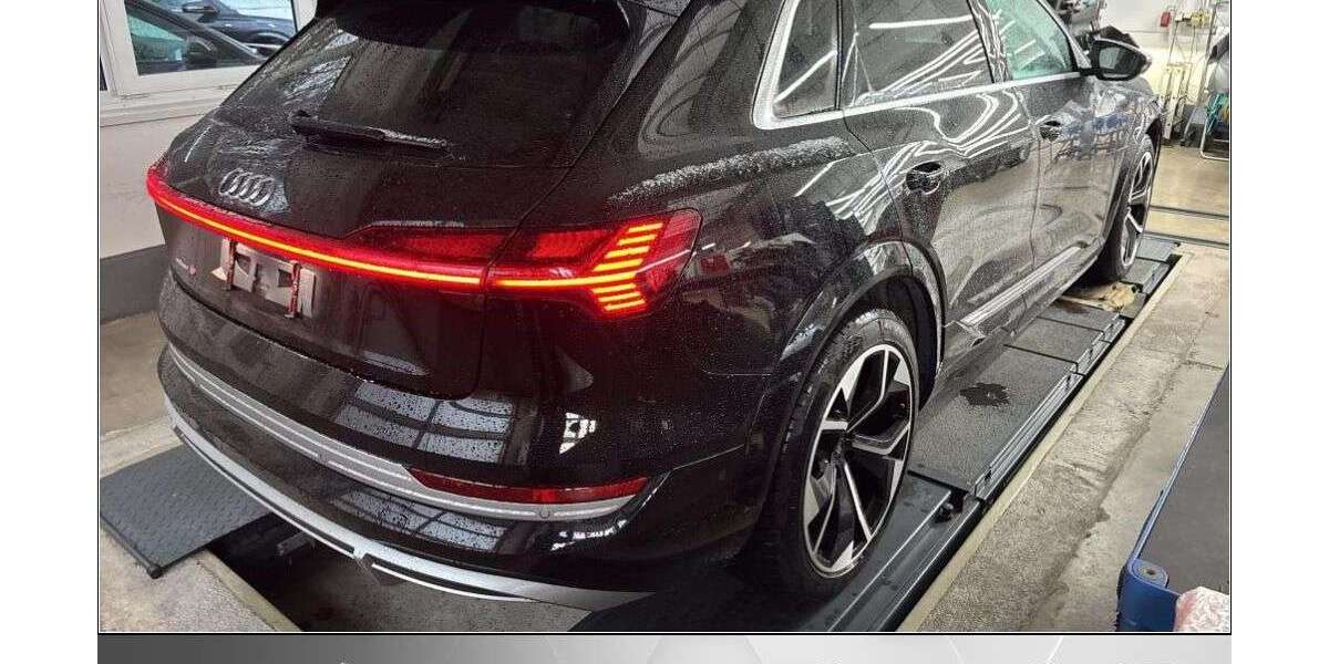 Audi e-tron 52.000 km 40.570 &euro; Helmstedt 38350