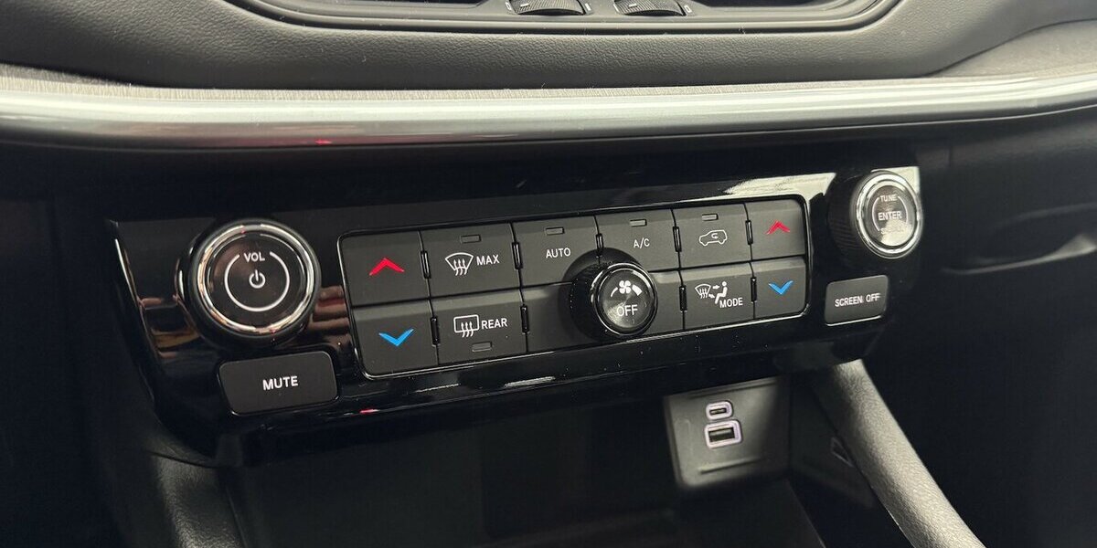 Jeep Compass S Plug-IN Hybrid 4WD 1.Hand Anhängerkplg 43.400 km 24.720 &euro; Lich 35423
