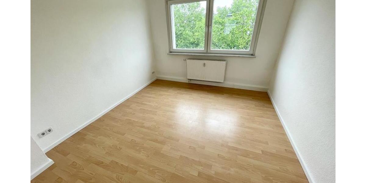 Gera-Langenberg! 4 Raum Whg. mit Balkon und Wanne! - Etagenwohnung Gera Langenberg | Angebot:26383800
