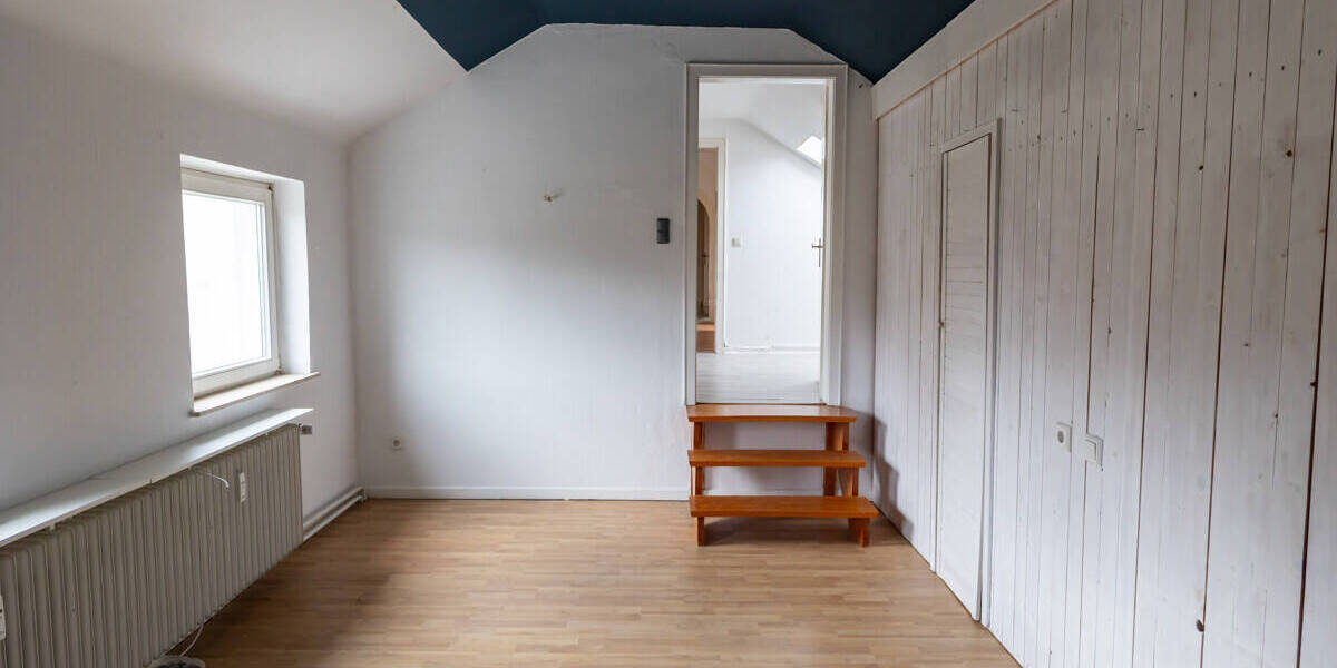 Mehrfamilienhaus, Wohnhaus Delmenhorst Iprump/Varrelgraben - 7 Zimmer, 286 m&sup2;, 297.000&euro; | Angebot:25821104